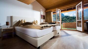 Panorama Triple Room with Jungfrau View | In-room safe, desk, blackout drapes, free WiFi