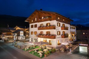 Front of property – evening/night - Krone (Livigno)