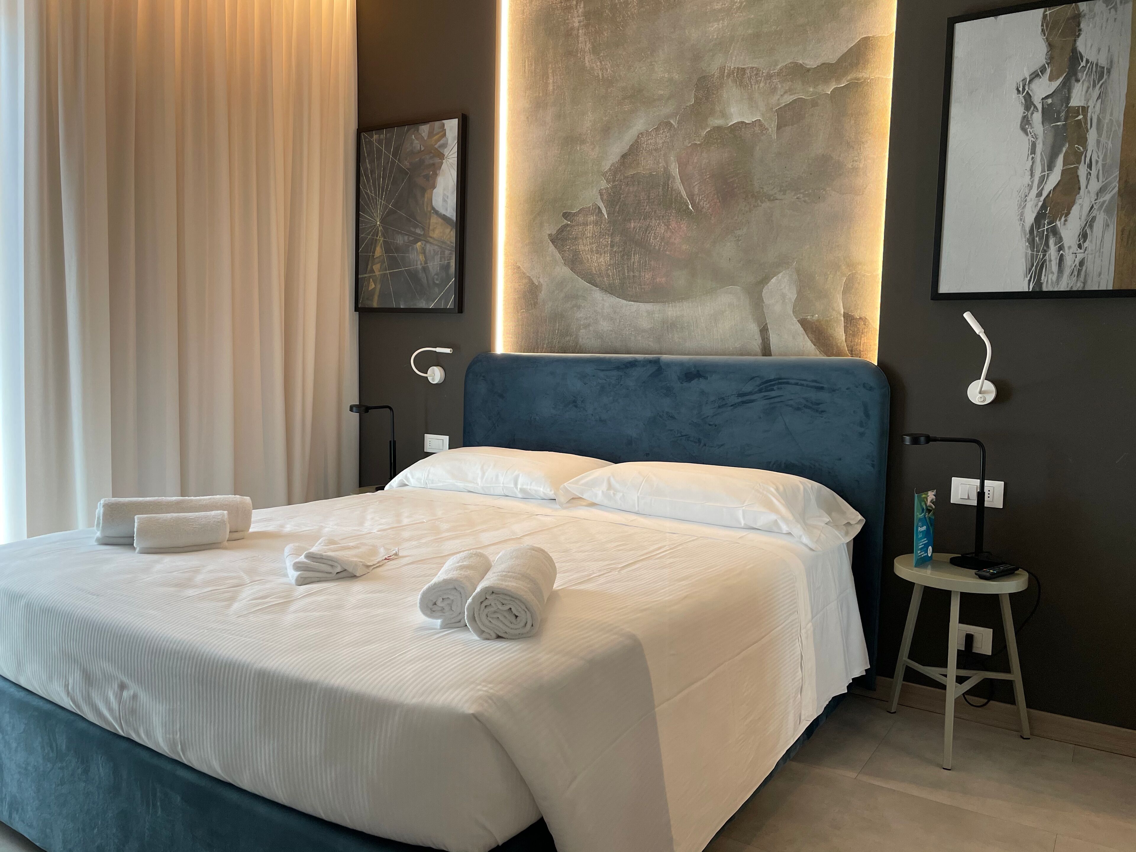 superior room | 1 bedroom, minibar, in-room safe, desk