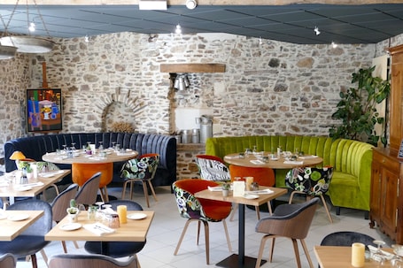 Restaurant. Le Champalud