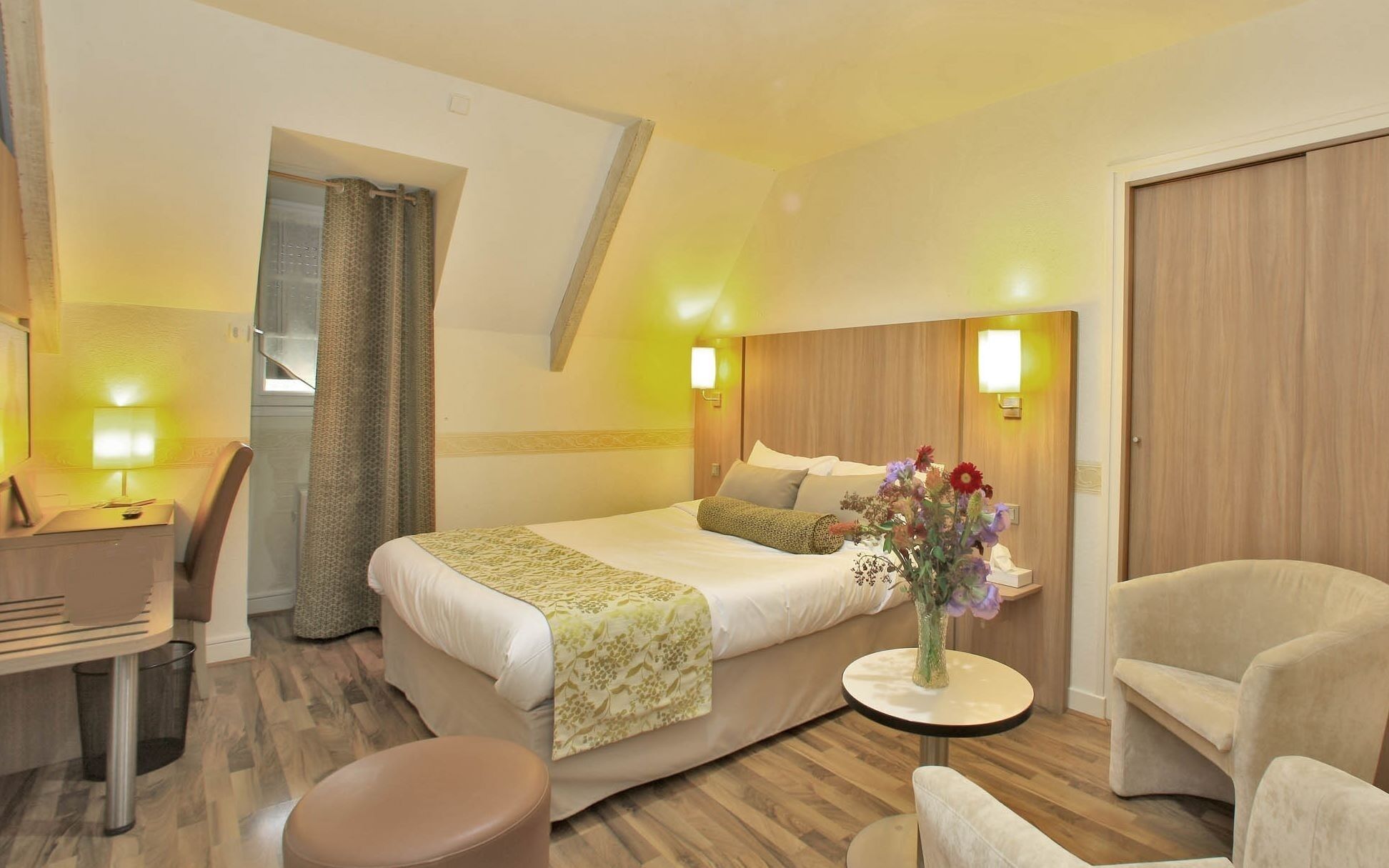 In-room safe, individually decorated, individually furnished, desk