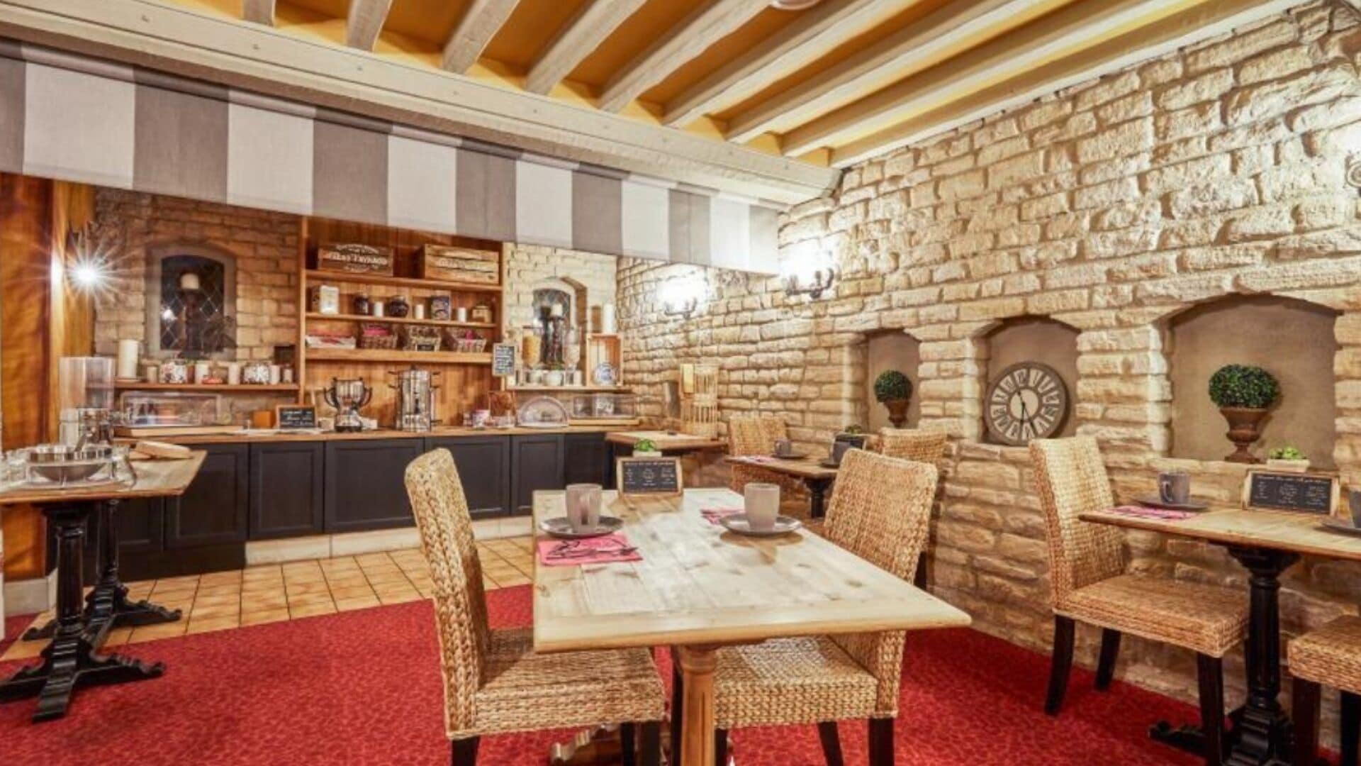 daily continental breakfast (eur 14 per person)