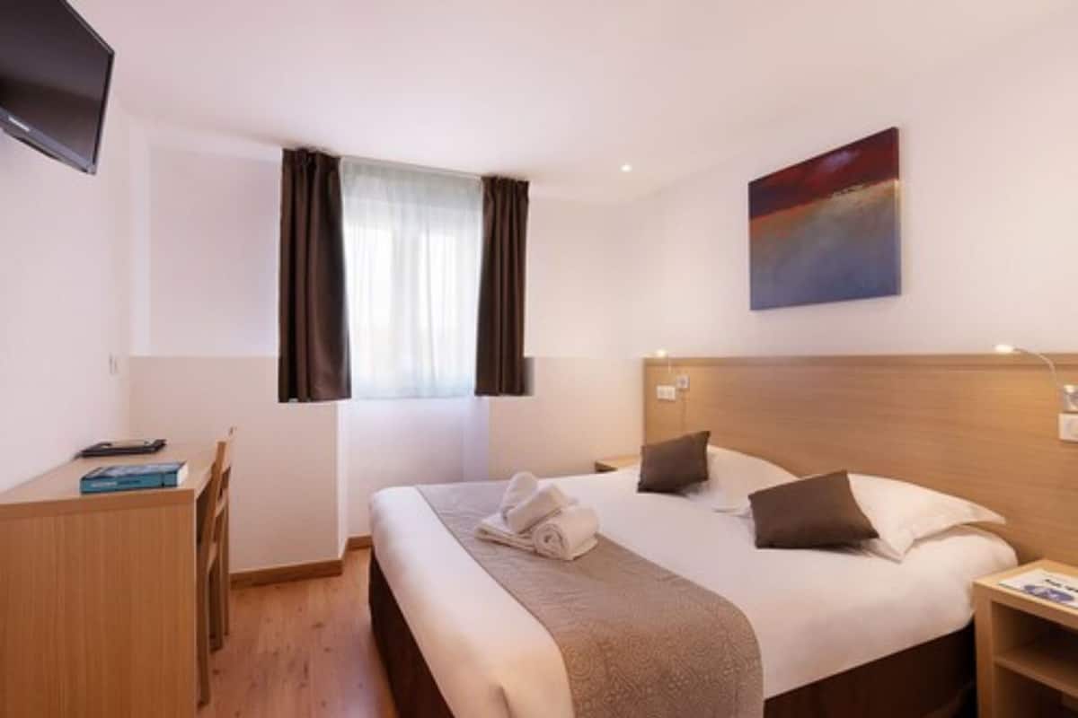 In-room safe, individually furnished, desk, soundproofing