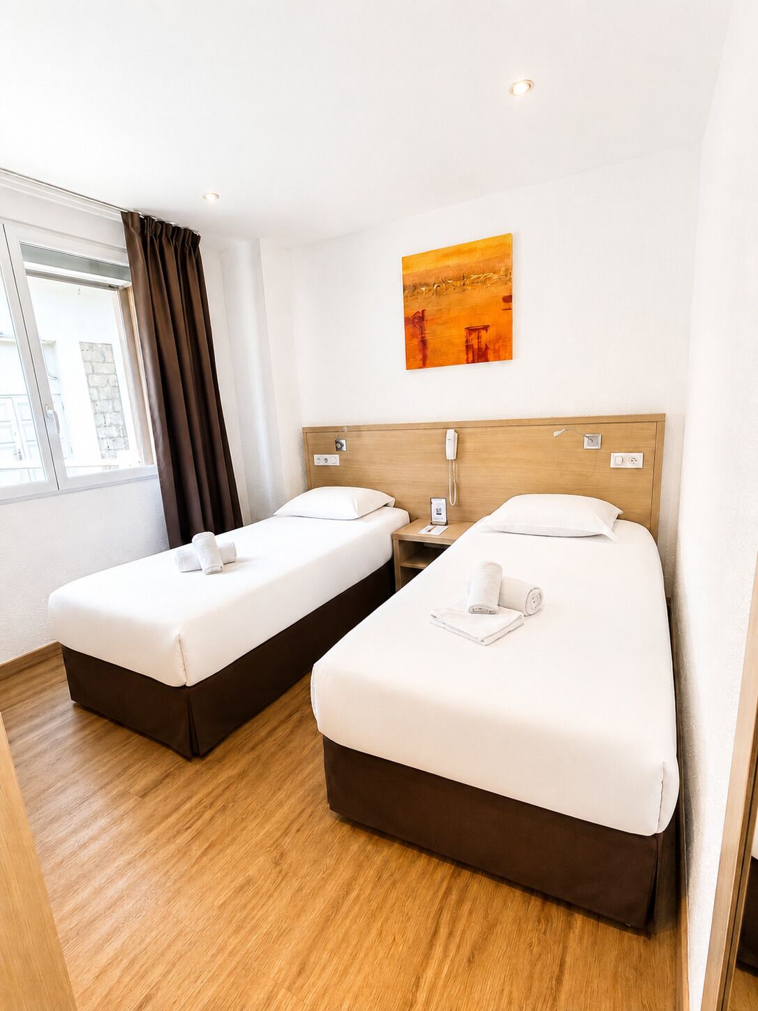 Chambre Economique avec lits jumeaux, rez-de-chaussée, vue sur la rue