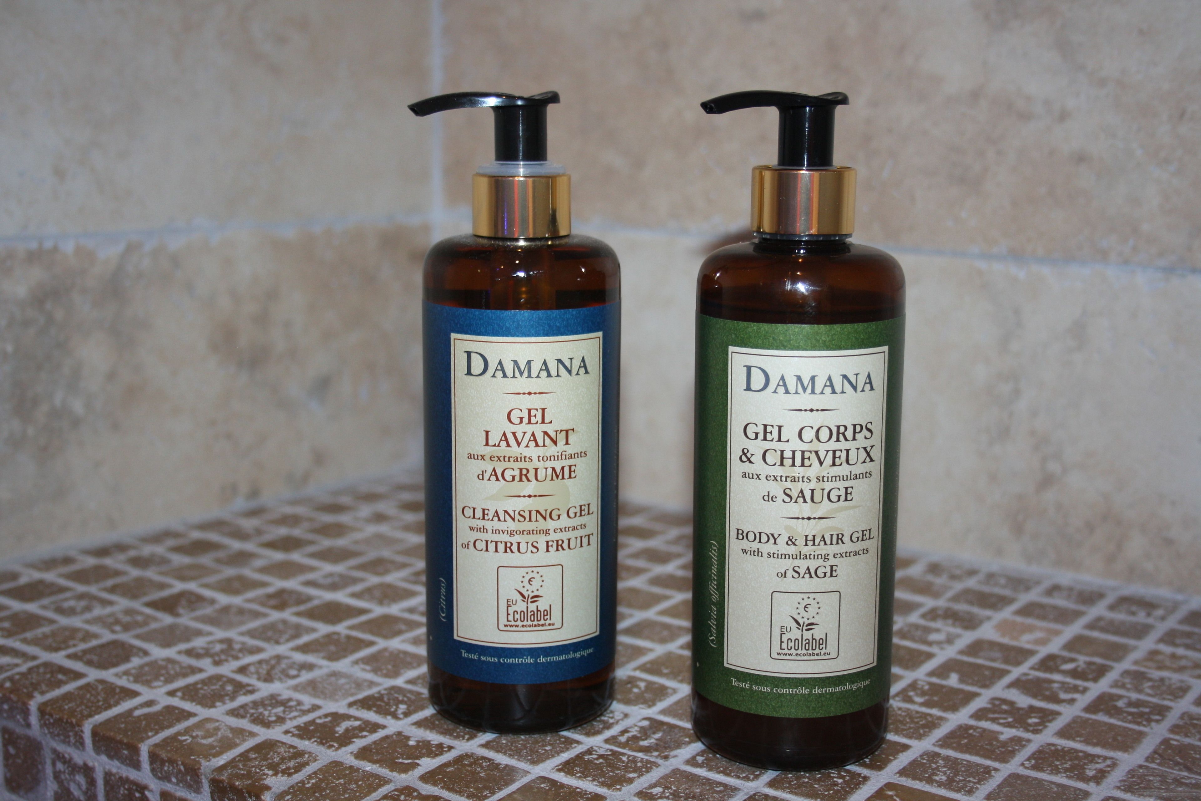 shower, rainfall showerhead, free toiletries, hair dryer