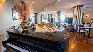 Restaurant - Les Tuileries (Fey)