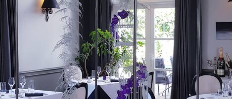 Lunch and dinner served, French cuisine