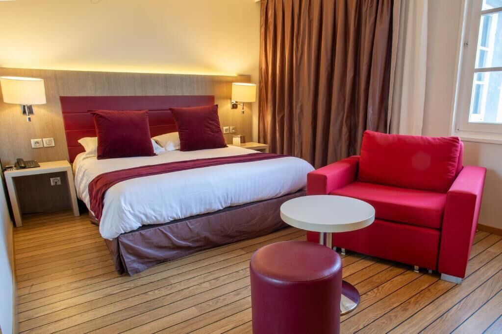 Double Room | Premium bedding, desk, blackout drapes, soundproofing