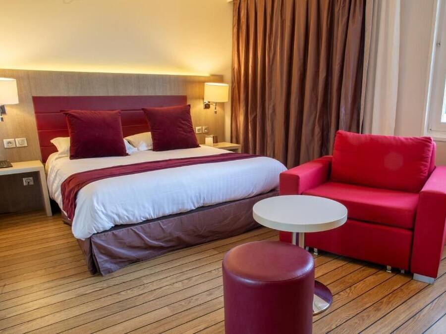 Premium bedding, desk, blackout curtains, soundproofing