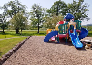 Children’s play area – outdoor