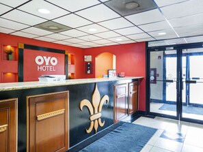 Reception - OYO Hotel LSU (Port Allen)