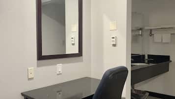 Desk, free WiFi