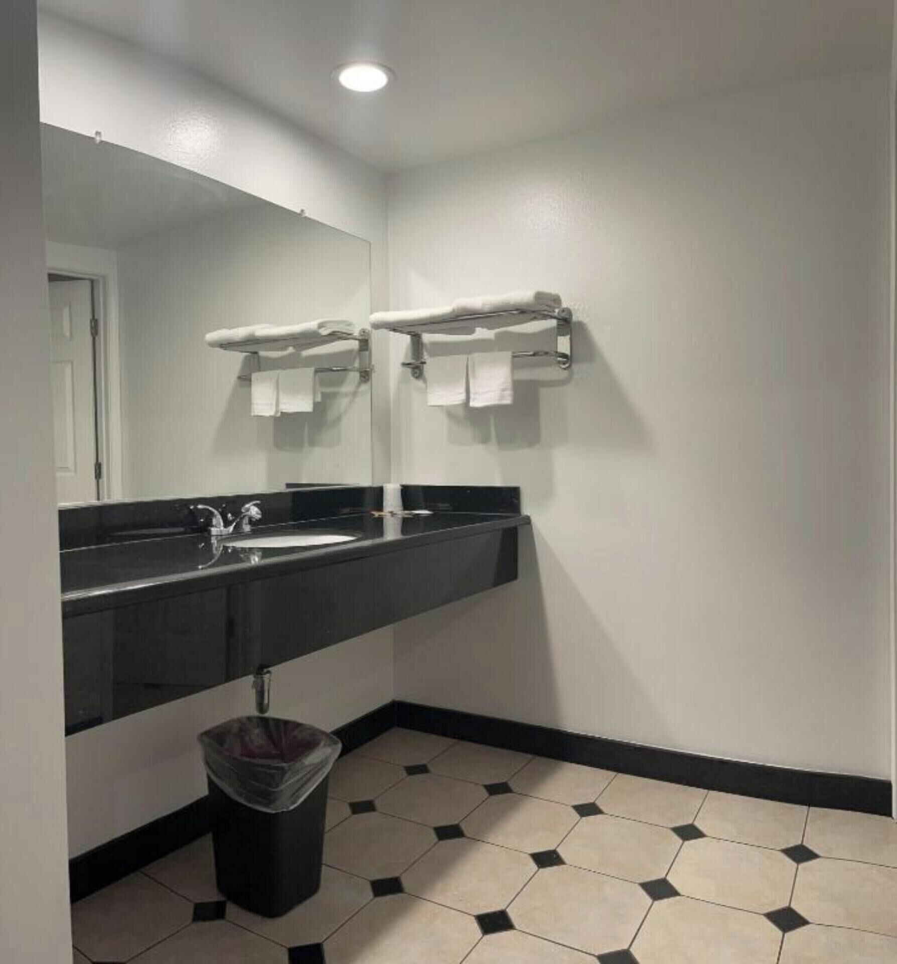 Photo - Capital City Inn Sacramento Convention Center CA