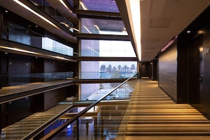 Premium bedding, down comforters, pillowtop beds, minibar - Wyndham Santiago Pettra (Lo Barnechea)