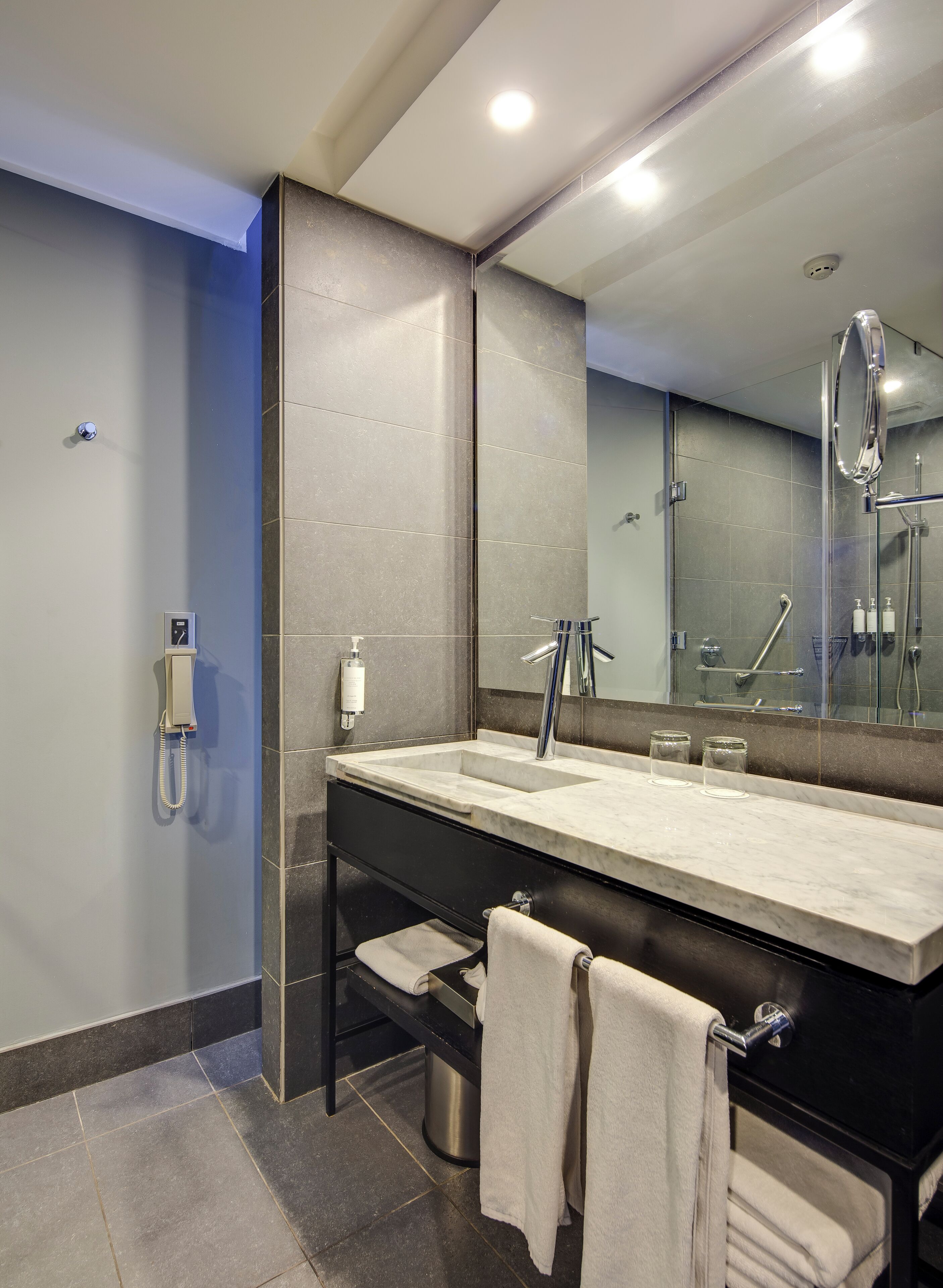 Photo - Wyndham Santiago Pettra