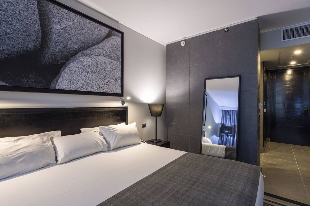 Premium bedding, down duvets, pillow-top beds, minibar