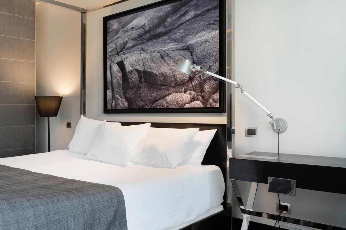 Zimmer, 1 King-Bett, Nichtraucher, Gartenblick | Hochwertige Bettwaren, Daunenbettdecken, Pillowtop-Betten, Minibar