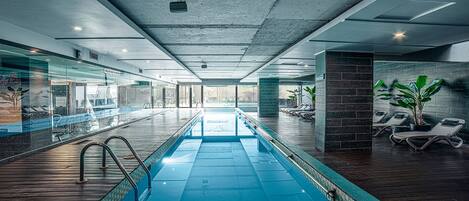 Piscina interna, piscina externa