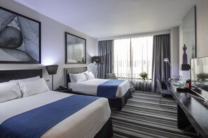 ルーム ダブルベッド 2 台 禁煙 | 高級寝具、羽毛の掛け布団、ピロートップベッド、ミニバー