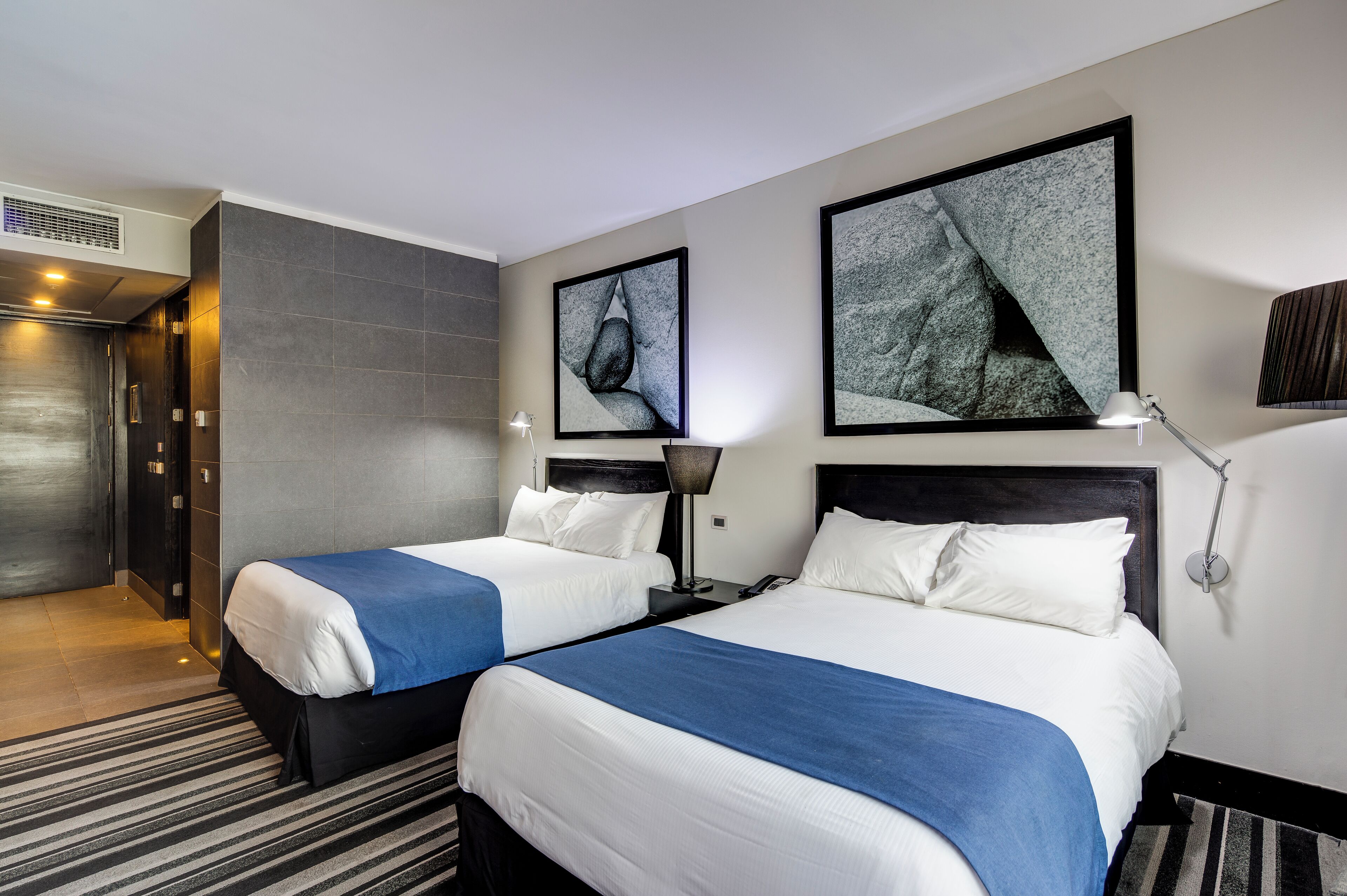 Photo - Wyndham Santiago Pettra