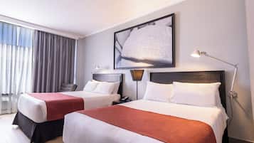 Phòng, 2 giường đôi, không hút thuốc | Bộ đồ giường cao cấp, chăn bông, nệm có lớp đệm bông, minibar