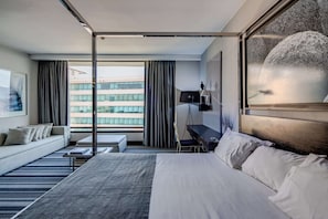 Junior Suite, 1 King Bed, Non Smoking, Jetted Tub | Premium bedding, down comforters, pillowtop beds, minibar - Wyndham Santiago Pettra (Lo Barnechea)