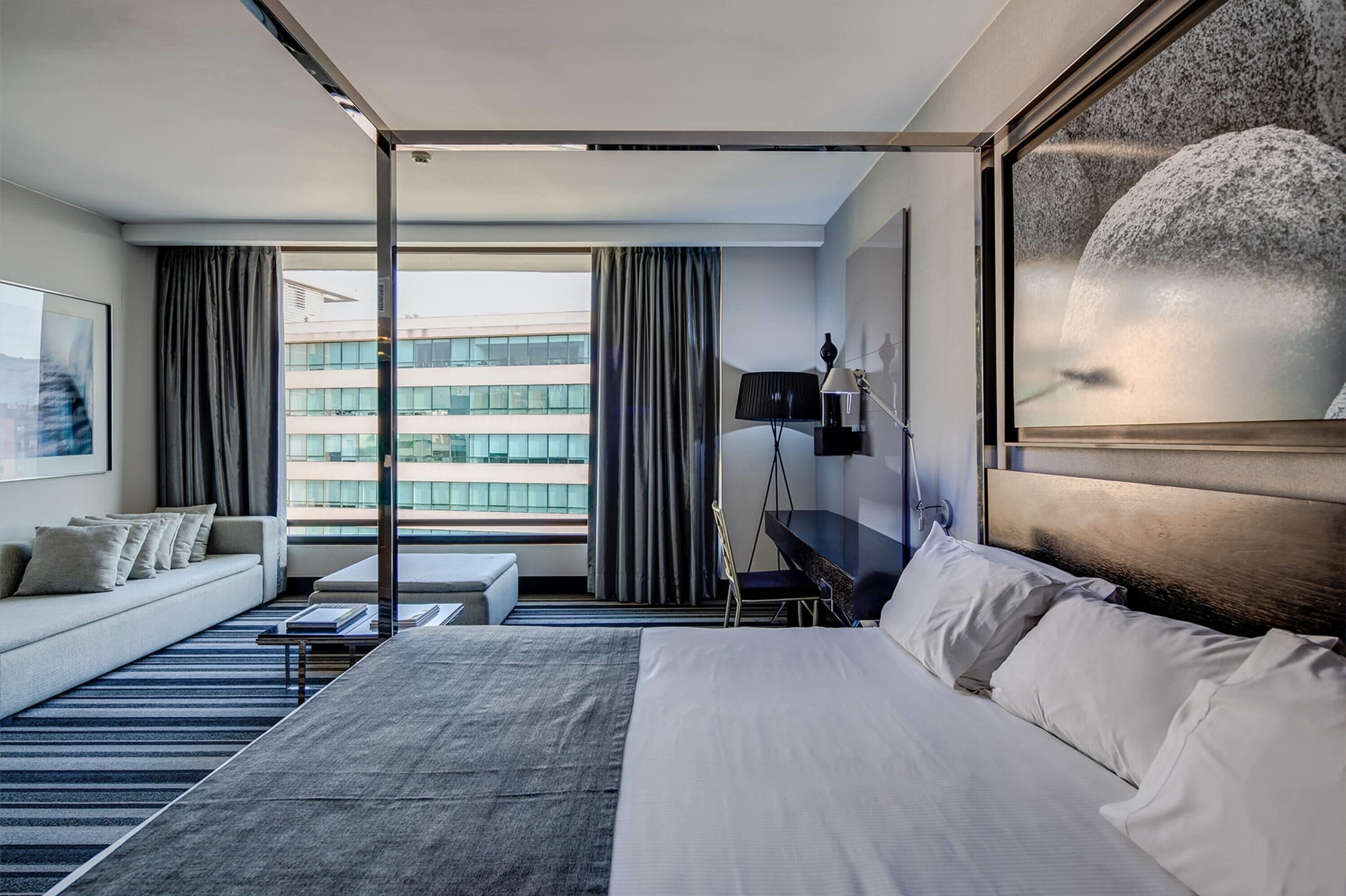 Junior Suite, 1 King Bed, Non Smoking, Jetted Tub | Premium bedding, down duvets, pillow-top beds, minibar