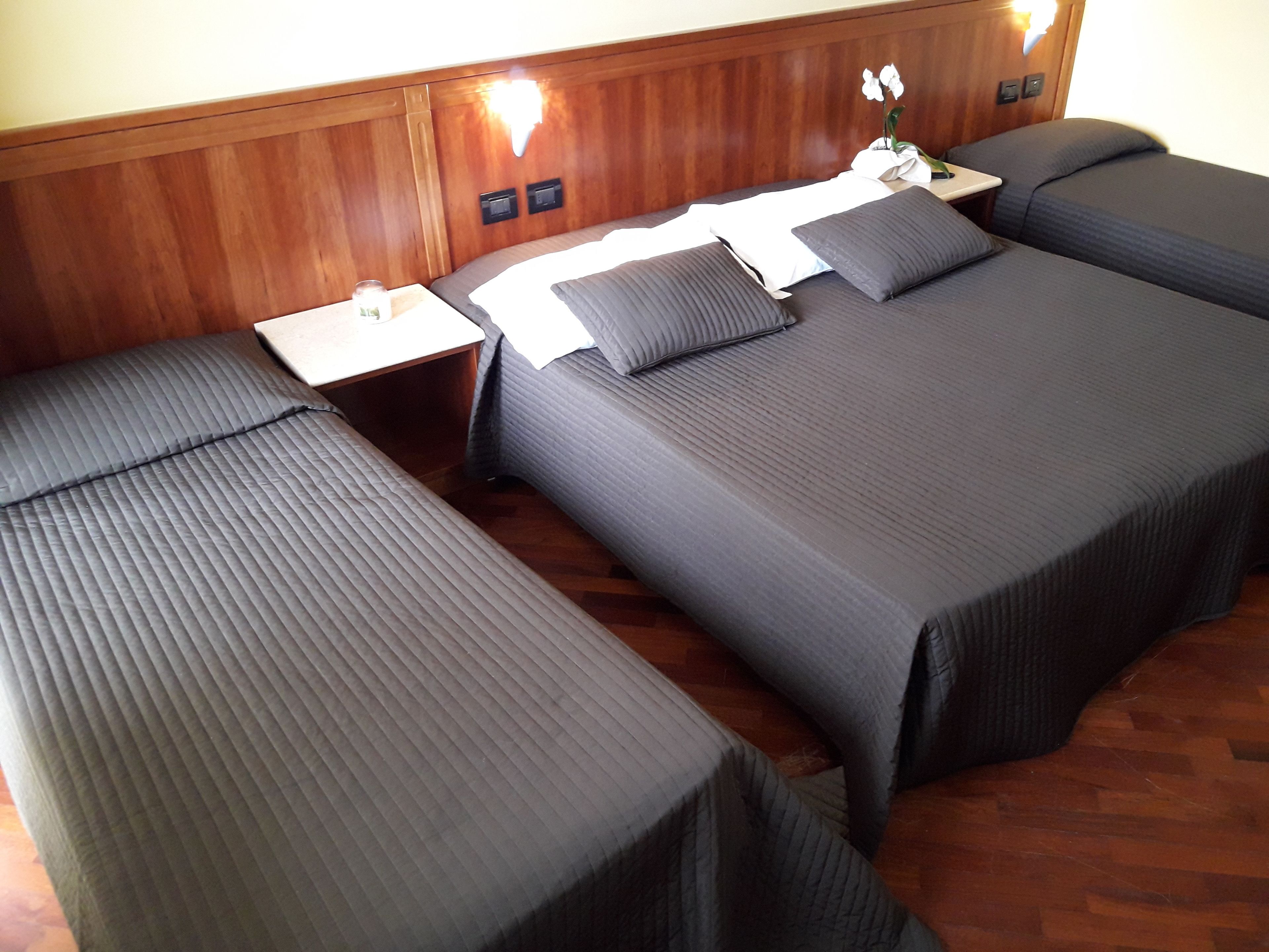 quadruple room | minibar, in-room safe, desk, soundproofing