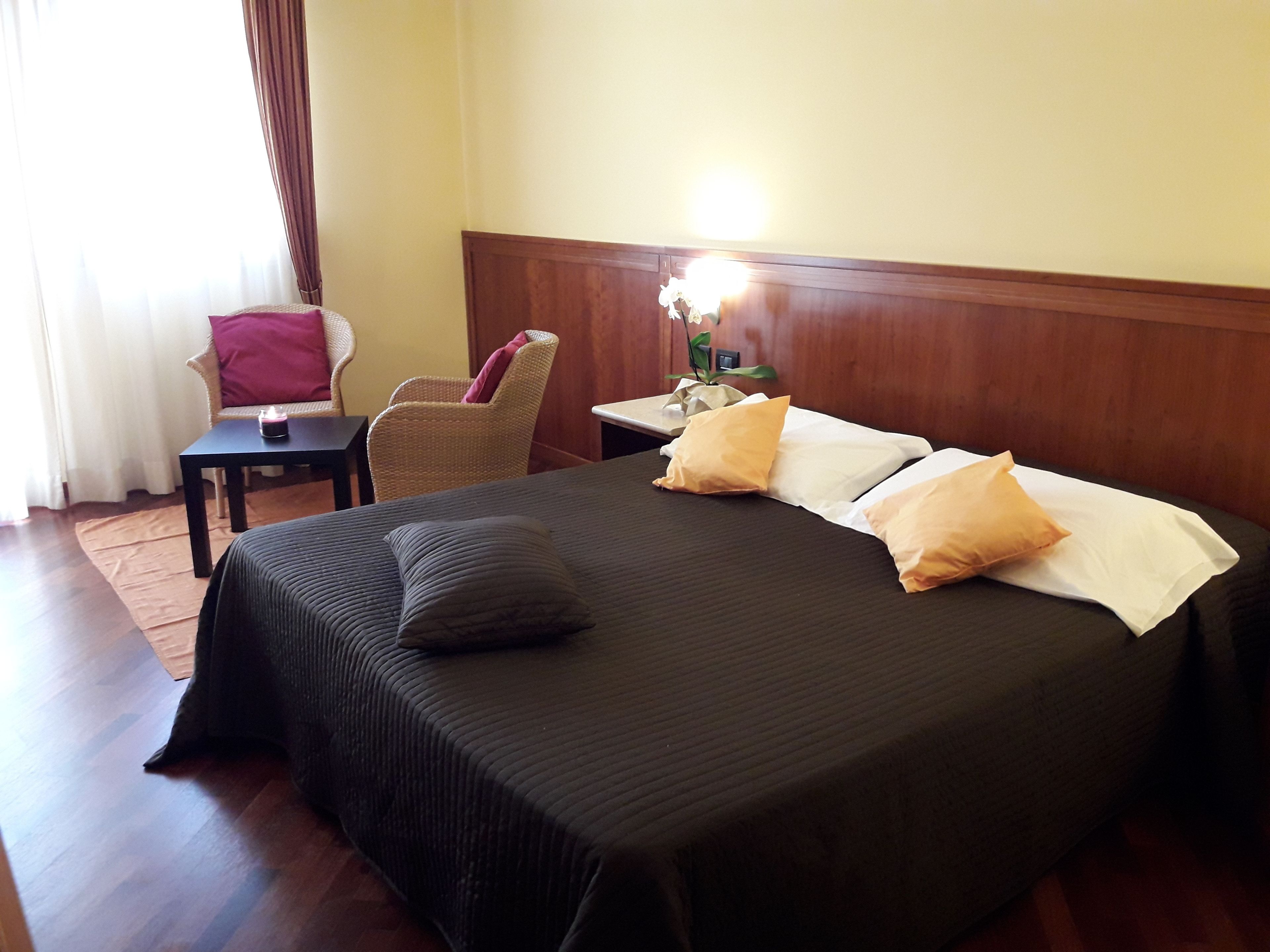 double or twin room, balcony | minibar, in-room safe, desk, soundproofing