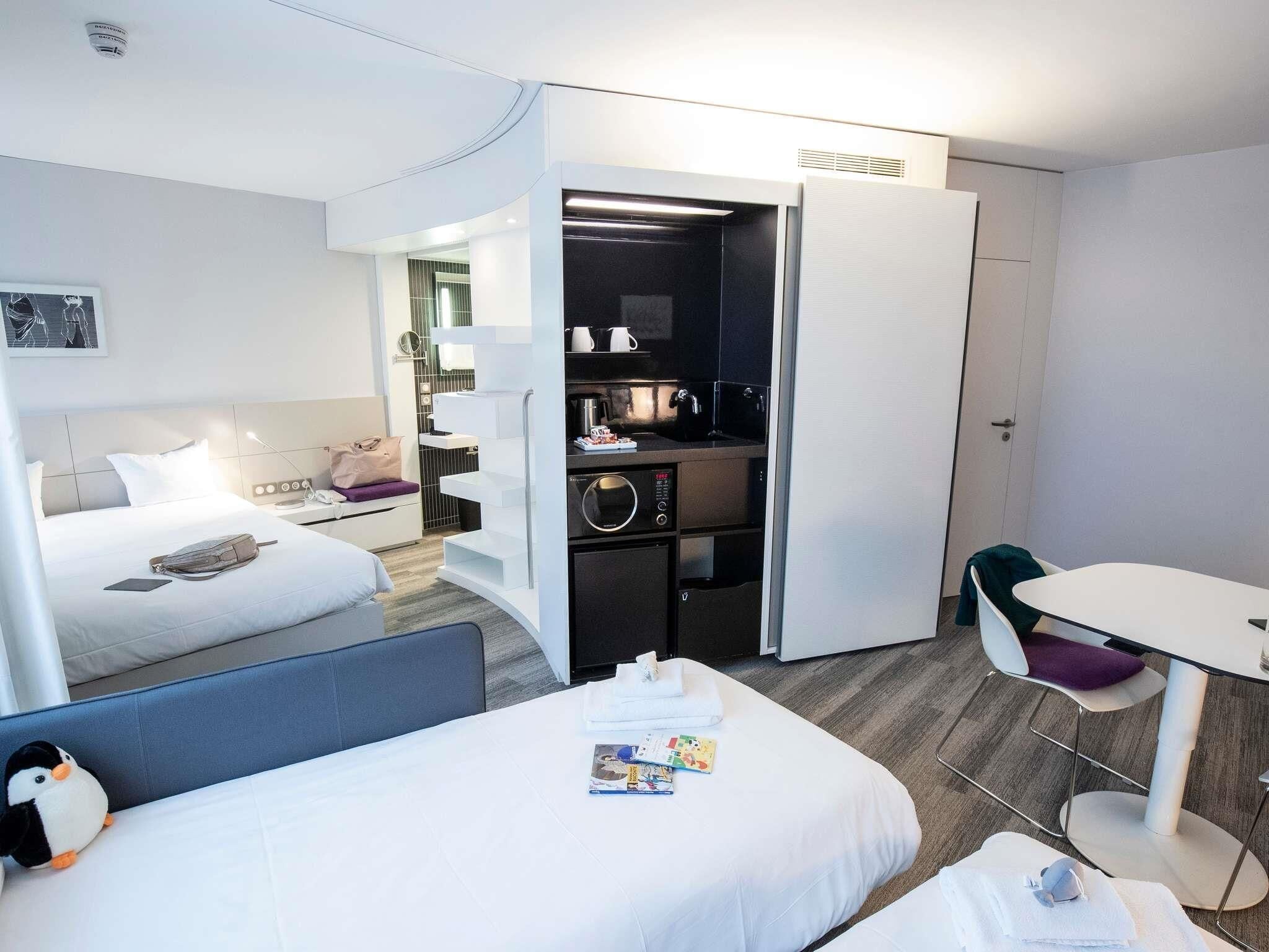 Suite Supérieure, plusieurs lits | 1 chambre, coffres-forts dans les chambres, bureau