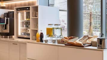 Tägliches Frühstücksbuffet gegen Gebühr