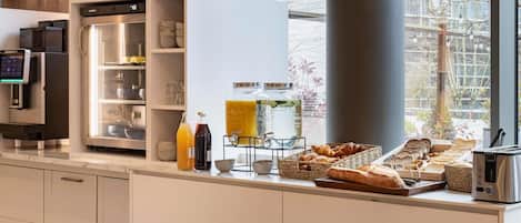 Buffet déjeuner servi tous les jours en supplément