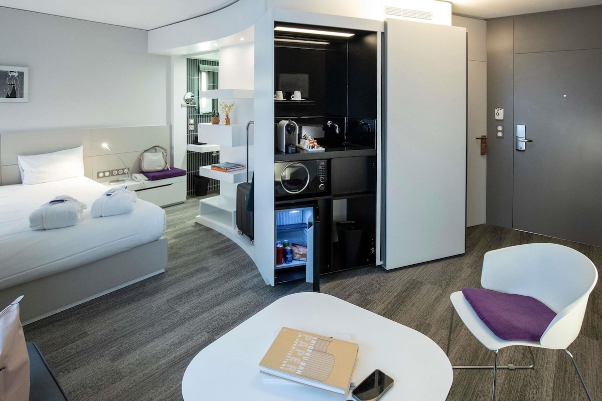 Suíte executiva, várias camas | 1 quarto, cofres nos quartos, escrivaninha