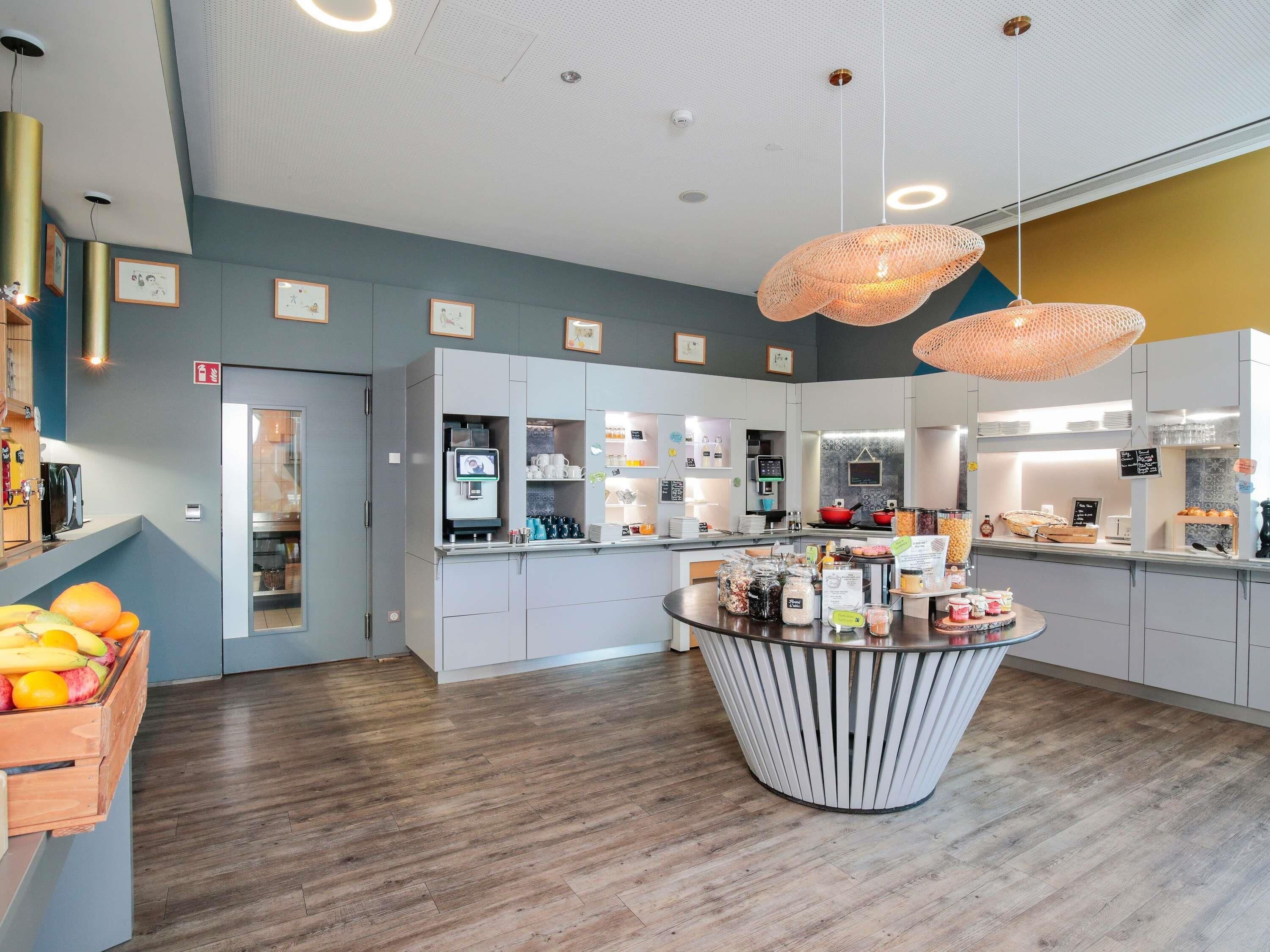 Daily buffet breakfast (EUR 26 per person)