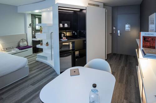 1 chambre, coffres-forts dans les chambres, bureau