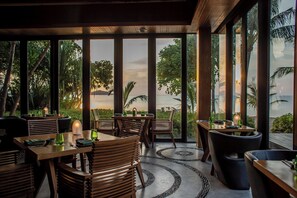 2 restaurants; breakfast, lunch and dinner served  - W Koh Samui (Koh Samui)