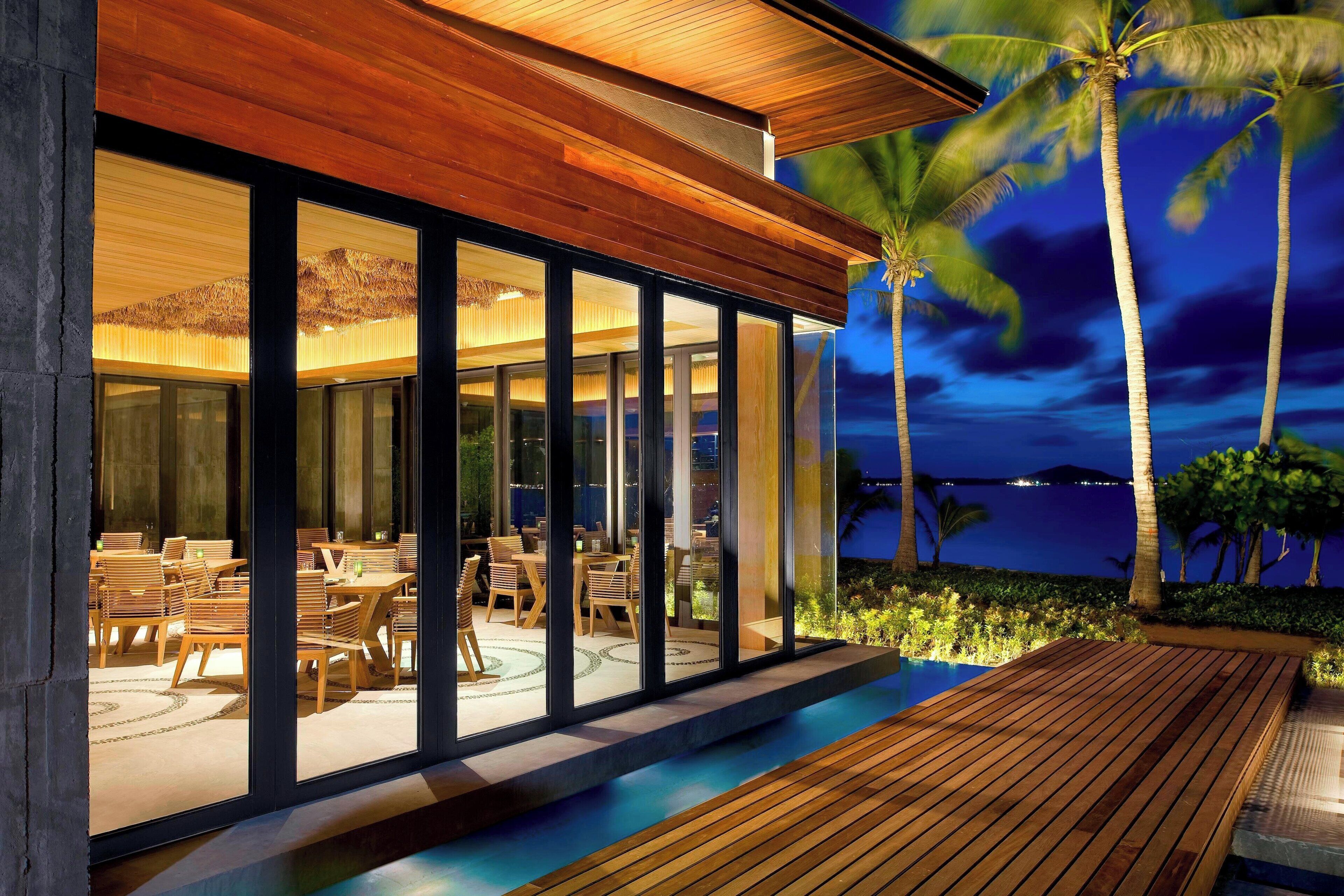 2 restaurantes; se sirve desayuno, almuerzo y cena; cocina japonesa