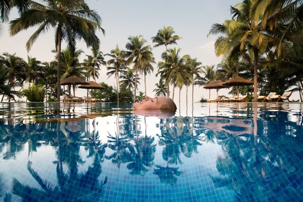 Outdoor pool, pool loungers