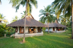 Cottage, Sea View | Premium bedding, down comforters, minibar, in-room safe