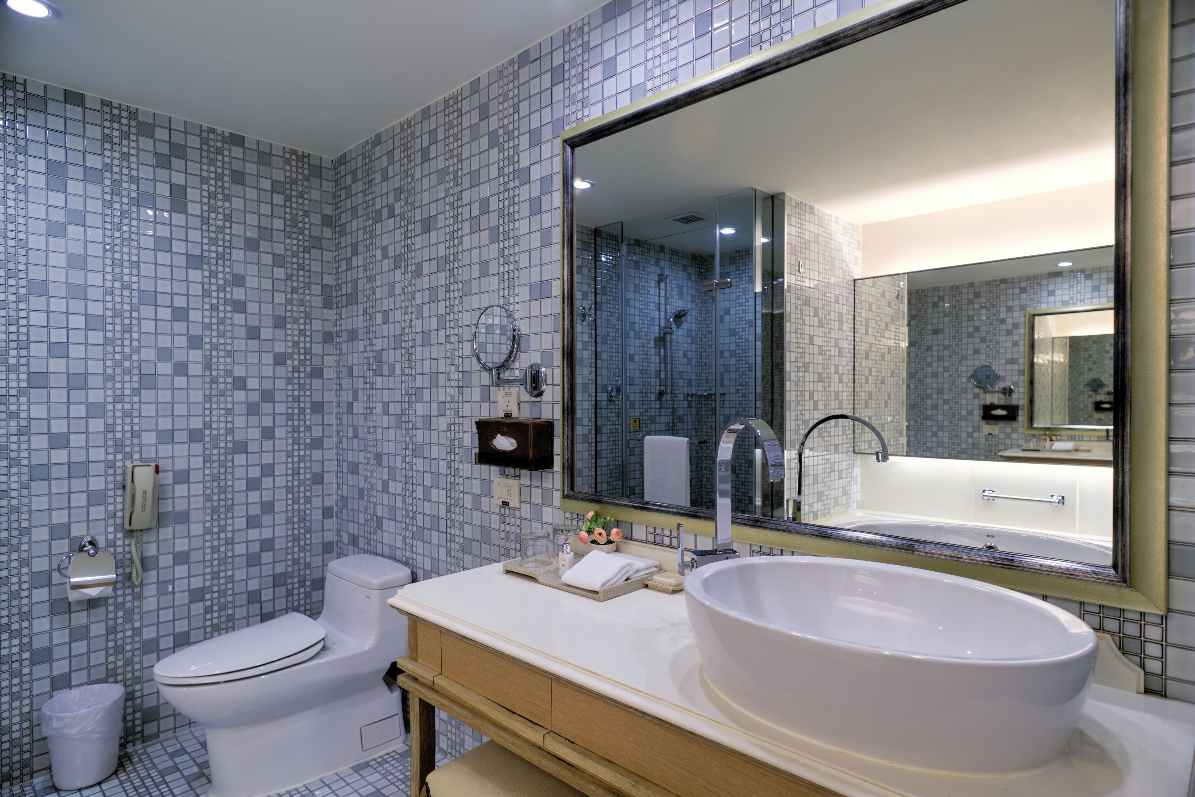 separate bathtub and shower, deep-soaking bathtub