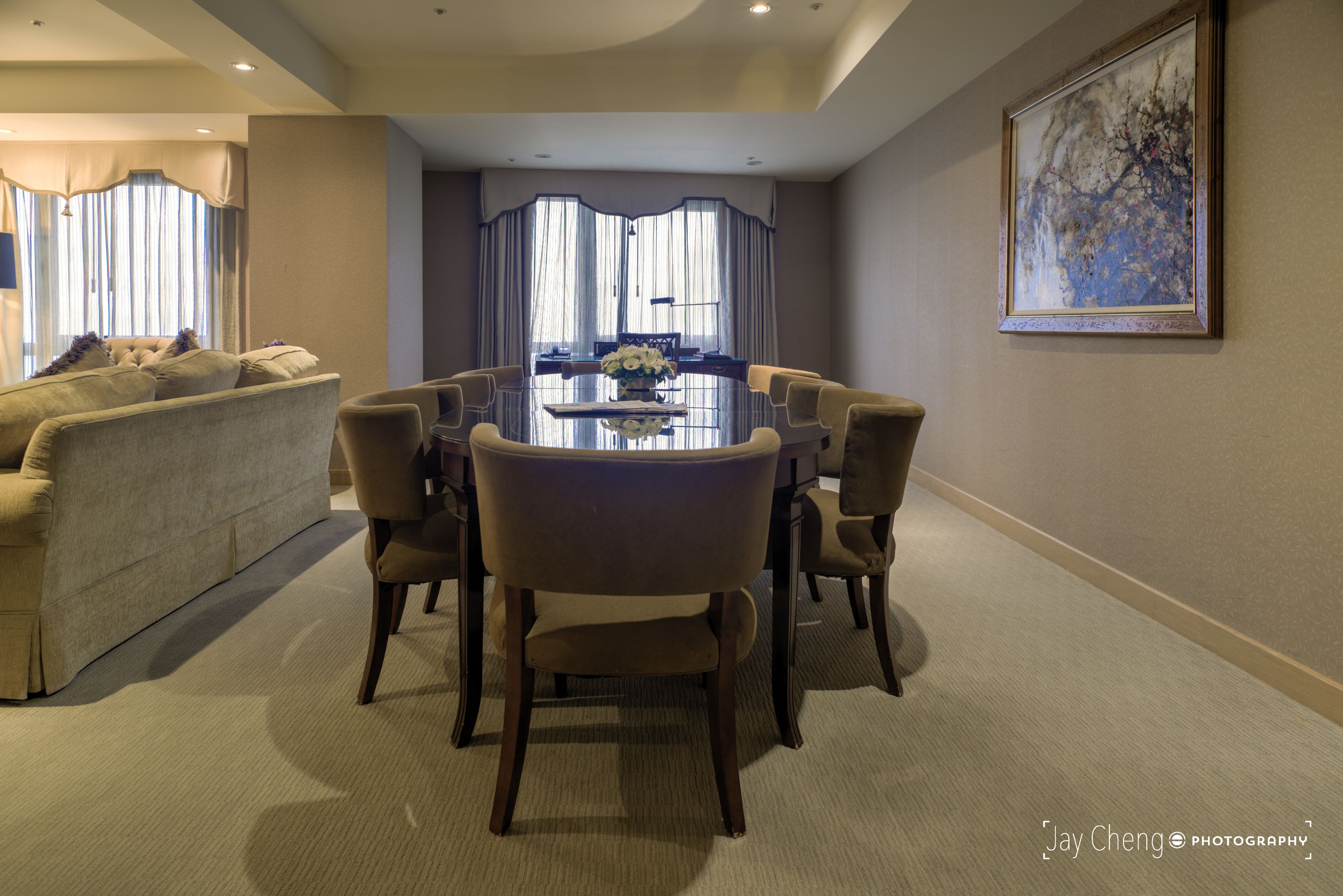 suite room | in-room dining