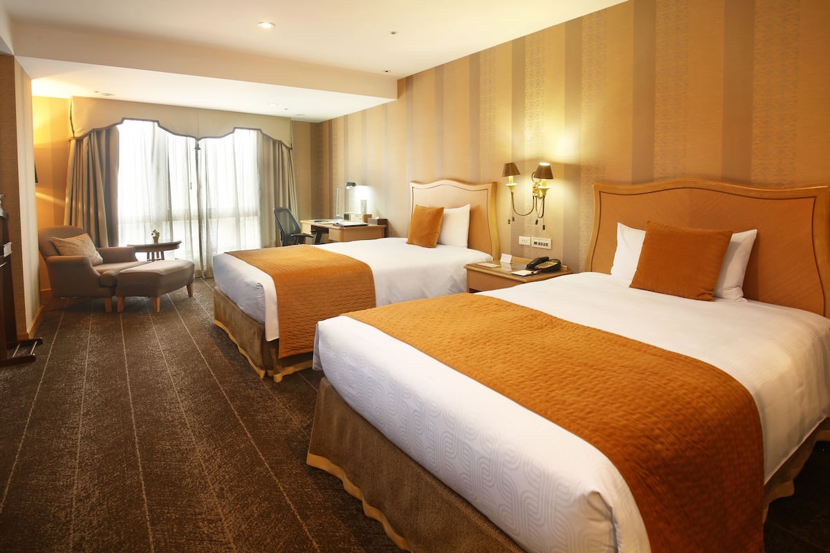 Premier Twin Room | Premium bedding, down duvets, in-room safe, desk