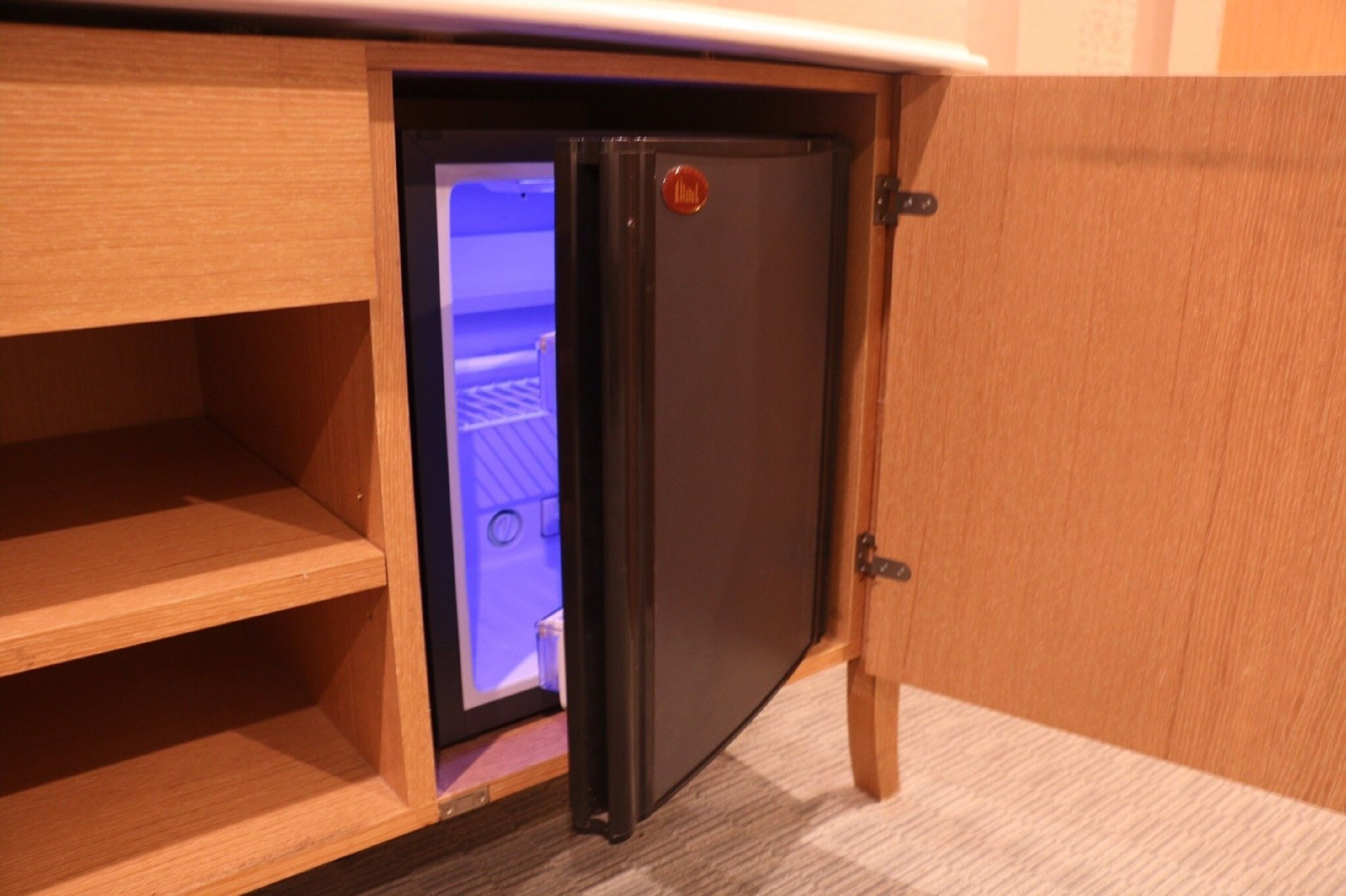 premium bedding, down duvets, in-room safe, desk