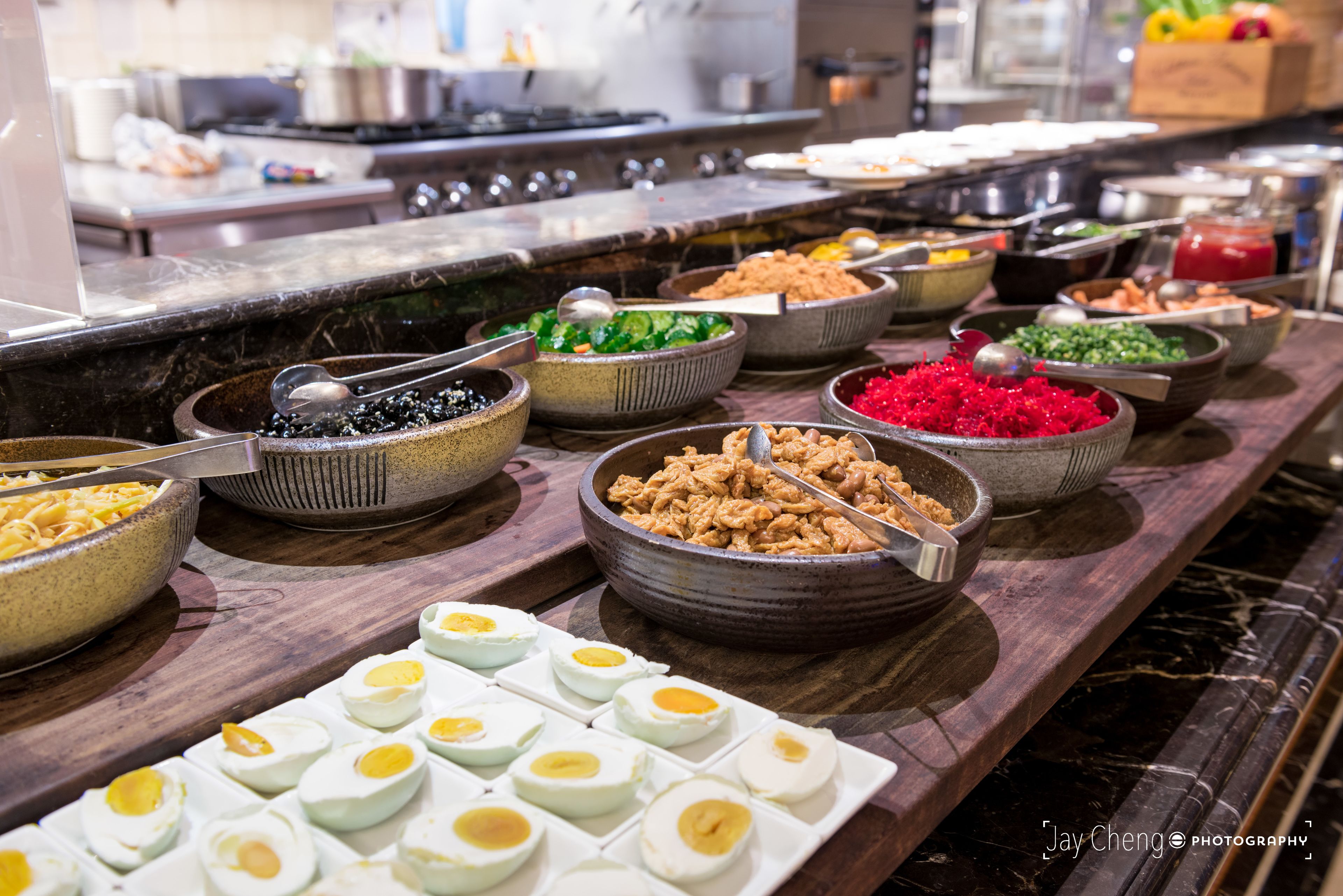 daily buffet breakfast (twd 495 per person)