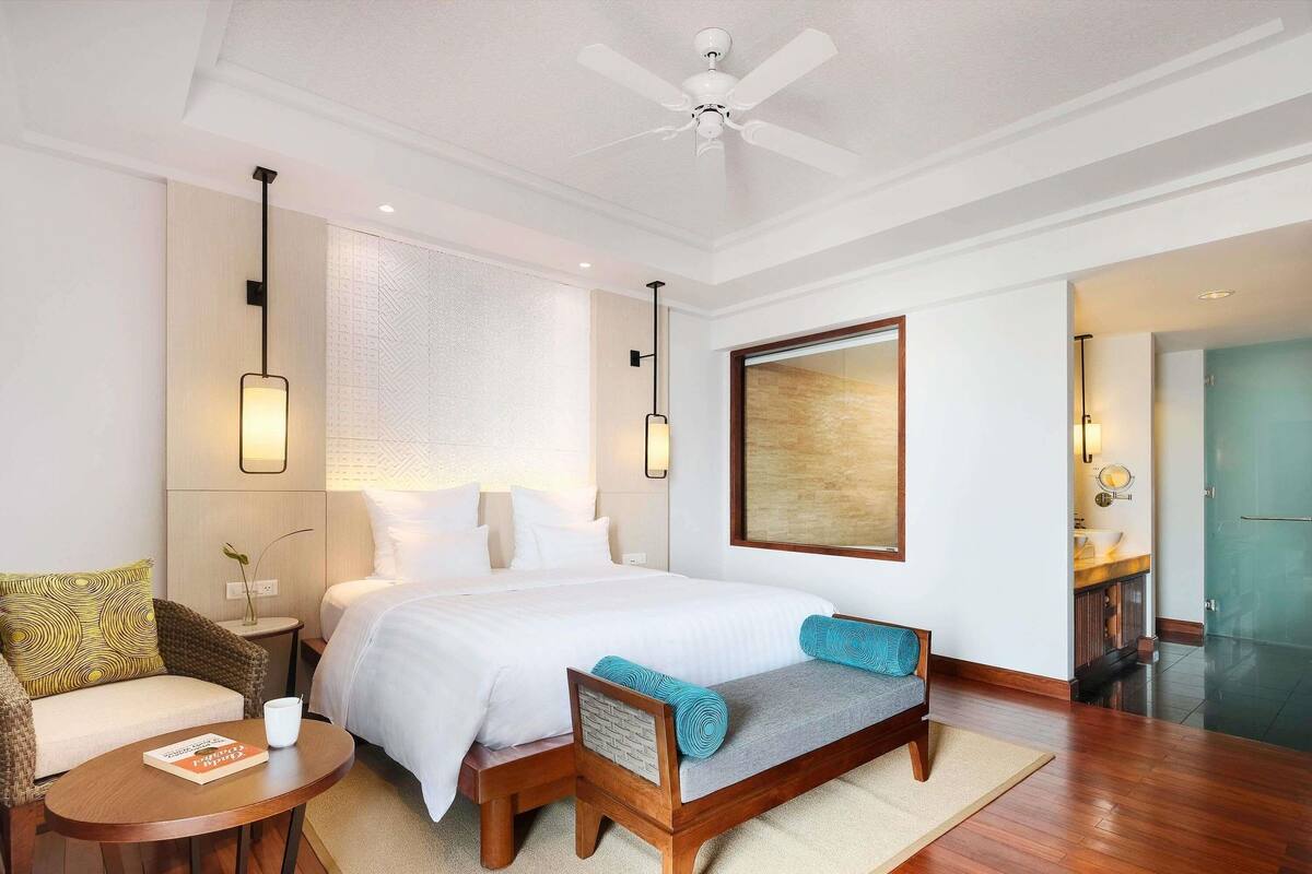 Suite, 1 King Bed with Sofa bed (Penthouse, High Floor) | Minibar, in-room safe, desk, laptop workspace