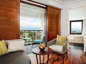 Suite Junior, 1 très grand lit, terrasse | Vue de la chambre