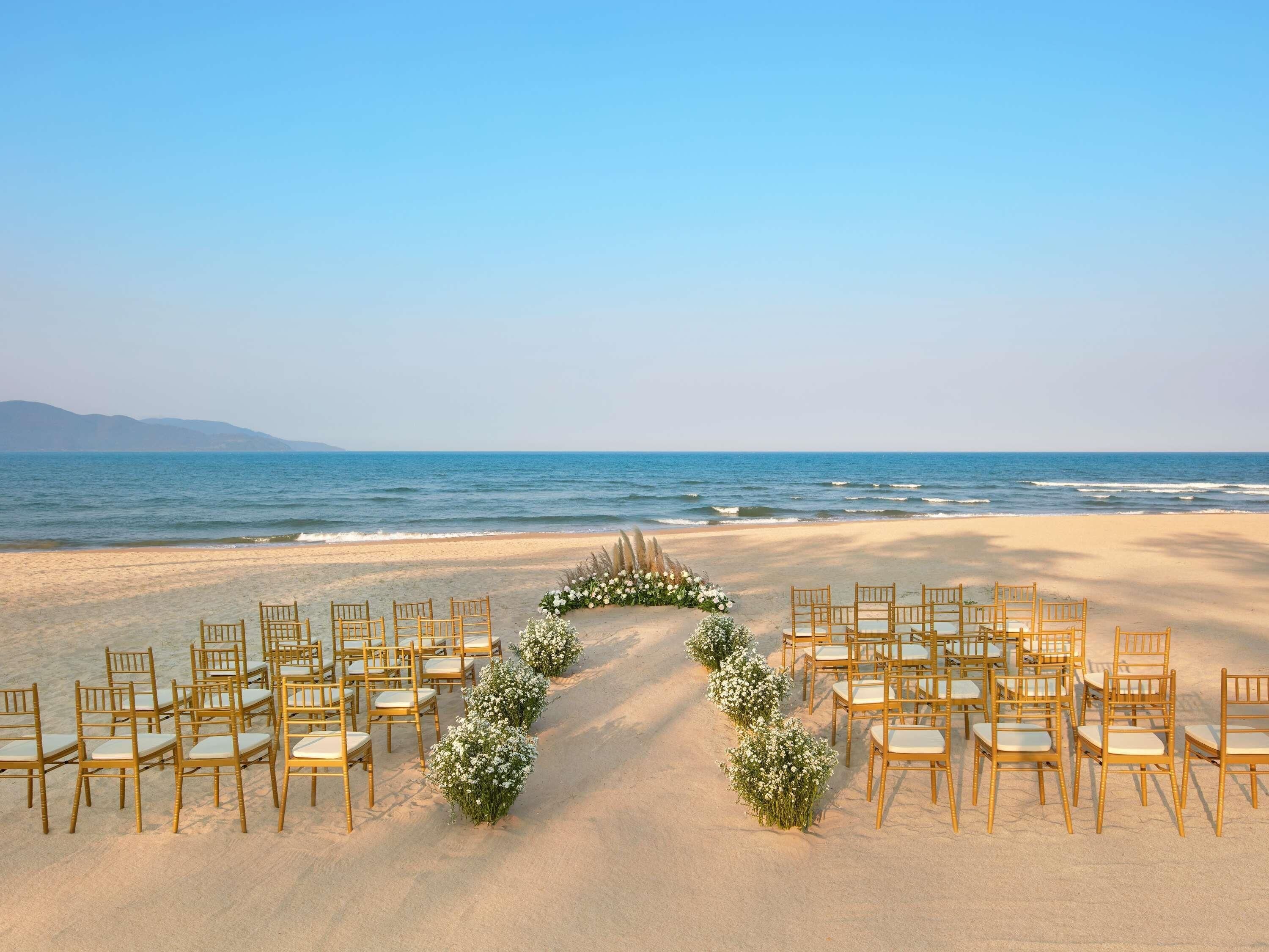 屋内結婚式場