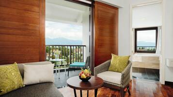 小型套房, 1 张特大床, 露台 | 客房景观