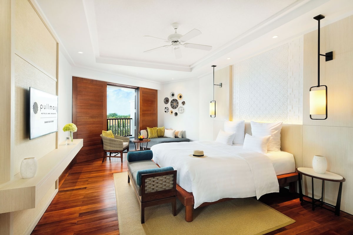 Family Suite, 2 Bedrooms | 1 bedroom, minibar, in-room safe, desk