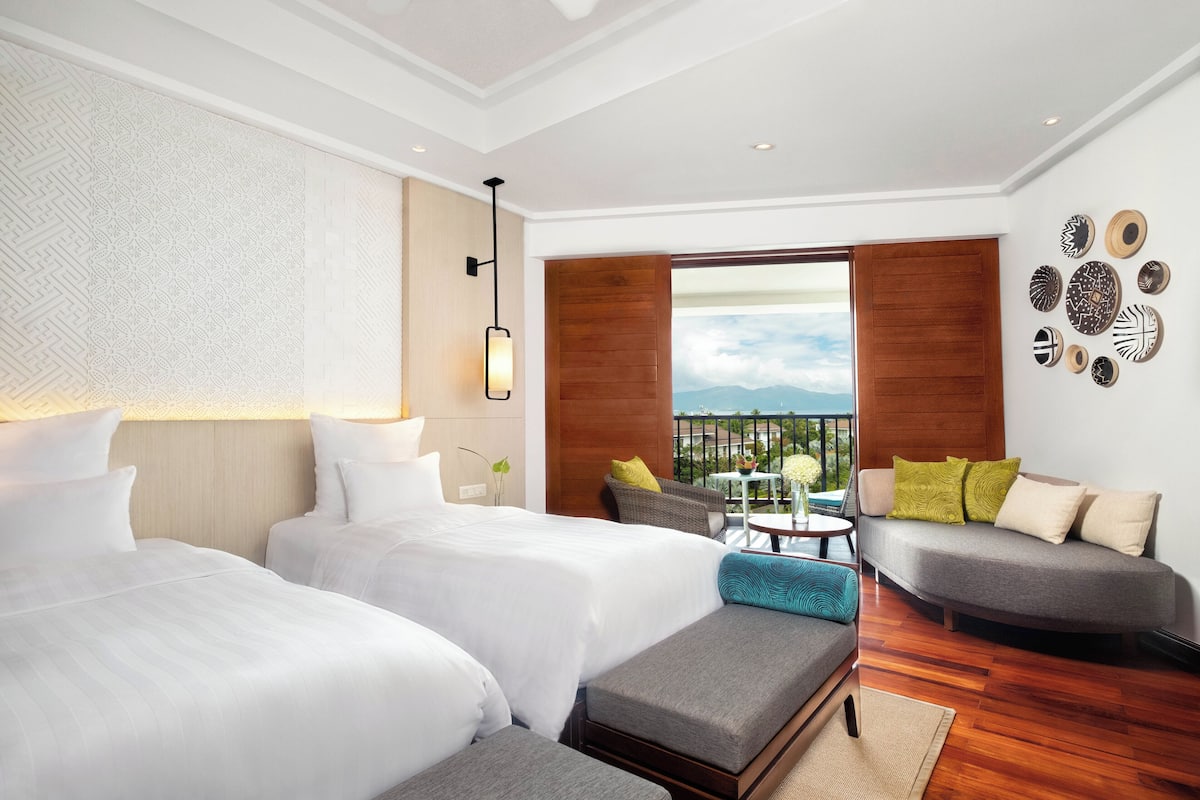 Deluxe Room, 2 Twin Beds, Ocean View | 1 bedroom, minibar, in-room safe, desk